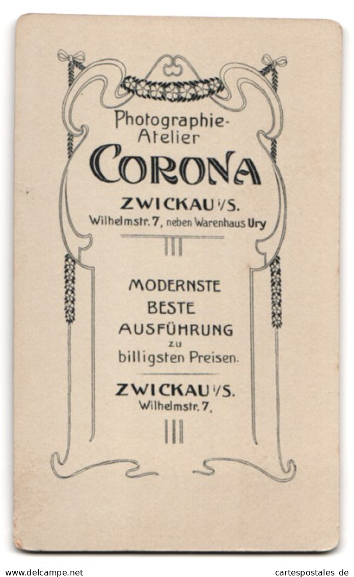 Fotografie Corona, Zwickau I. S., Wilhelmstrasse 7, Kleines Blondes Mädchen Mit Blume In Der Hand  - Anonieme Personen