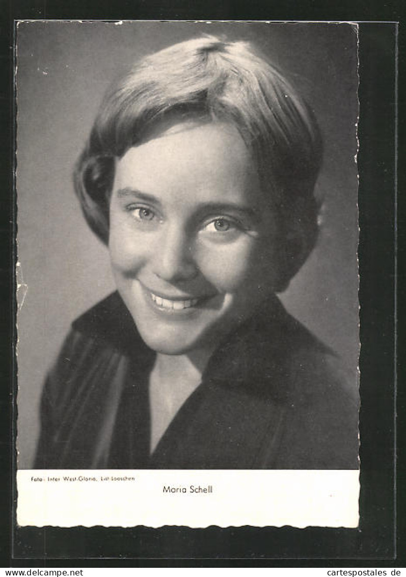 AK Schauspielerin Maria Schell Mit Lächelndem Gesicht, Geb. 1926  - Acteurs