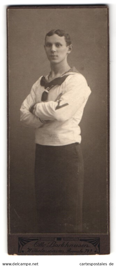Fotografie Otto Barkhausen, Wilhelmshaven, Roonstrasse 74b, Junger Matrose In Uniform  - Anonyme Personen