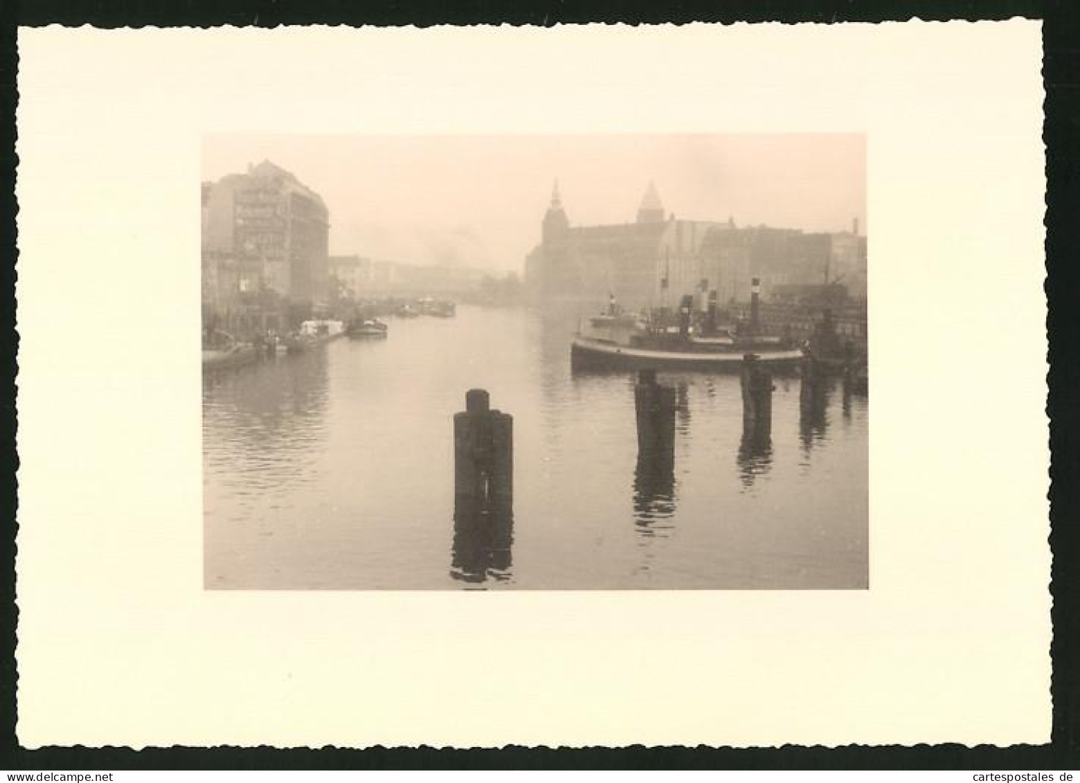 Fotografie Unbekannter Fotograf, Ansicht Berlin, Binnenschiffe Auf Der Spree  - Orte