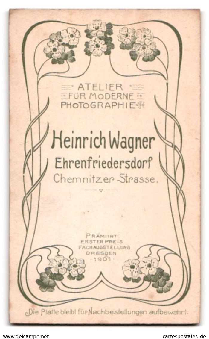 Fotografie Heinrich Wagner, Ehrenfriedersdorf, Chemnitzer Str., Portrait Eines Elegant Gekleideten Paares  - Anonyme Personen