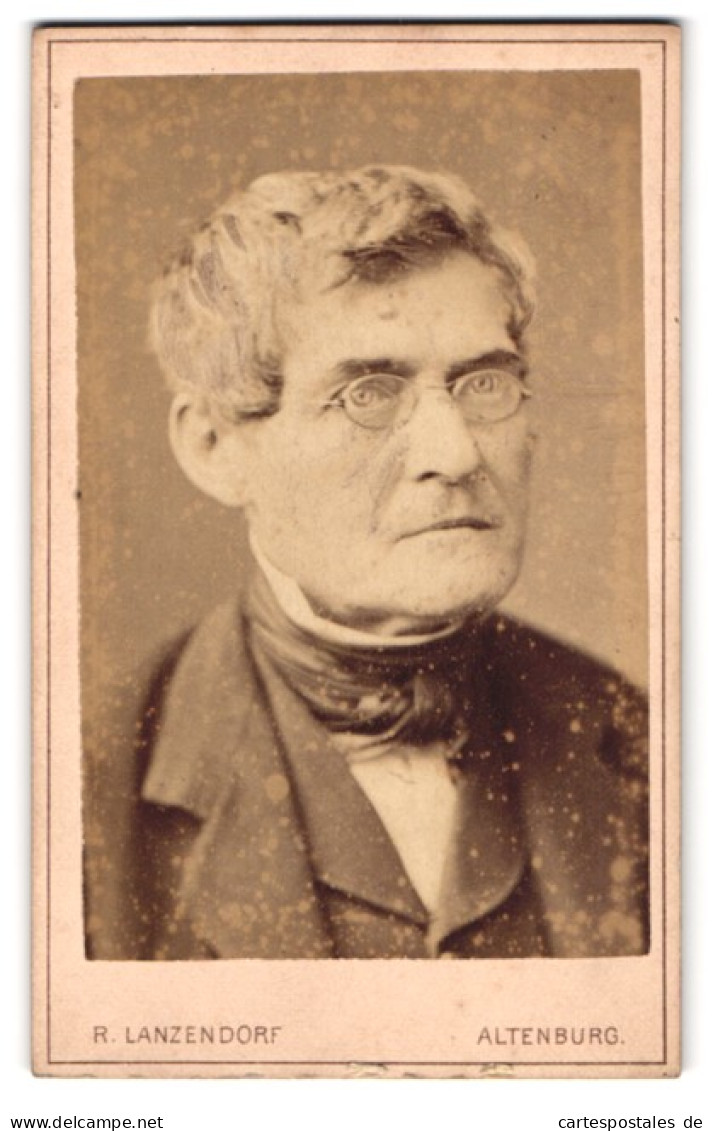 Fotografie R. Lanzendorf, Altenburg, Bernhardtstr. 5, Portrait älterer Mann Mi Brille  - Anonyme Personen