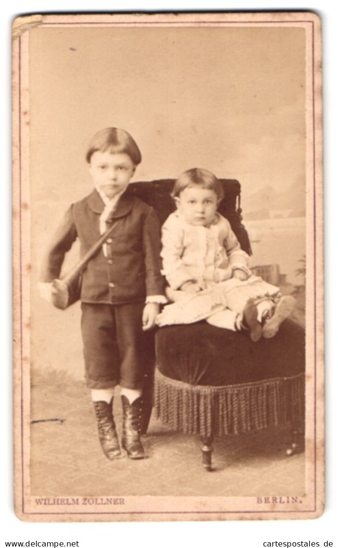 Fotografie Wilhelm Zöllner, Berlin, Grosse Friedrichstr. 100, Portrait Kinder In Schönen Kleidern  - Persone Anonimi