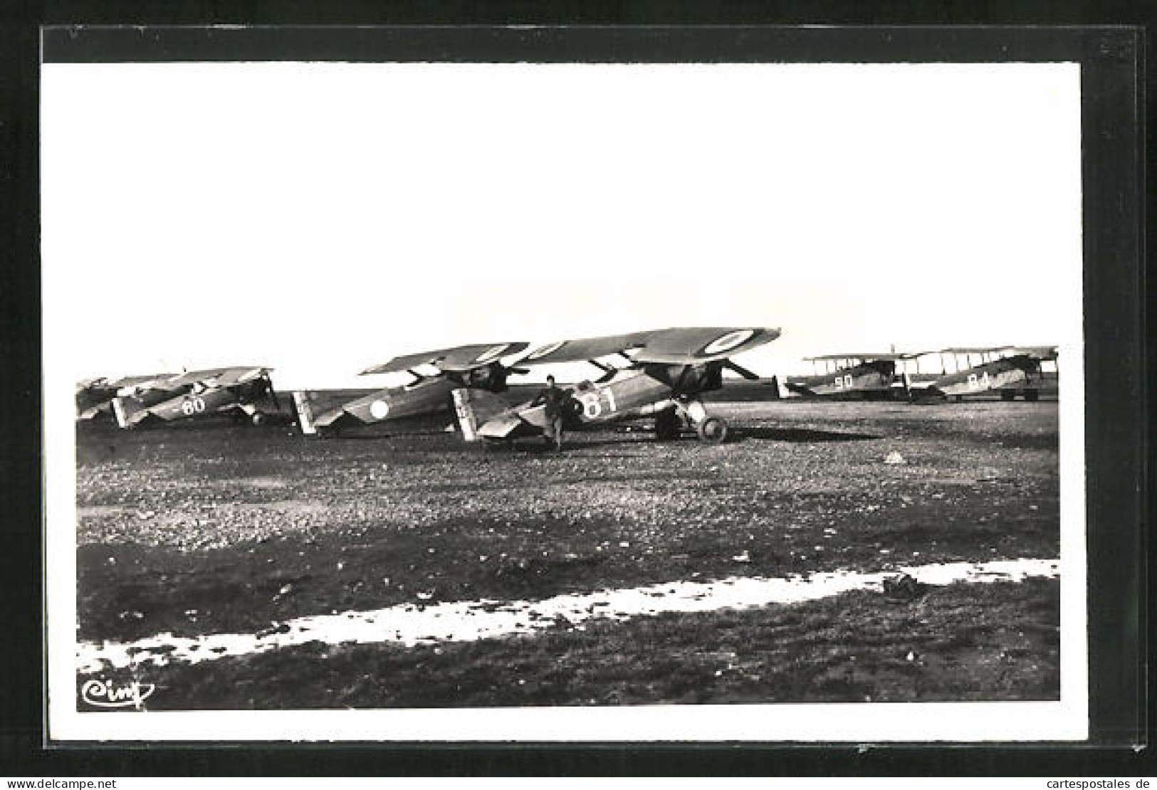 AK Istres-Aviation, Groupe D`avions, Flugzeuge Auf Dem Landeplatz  - 1939-1945: 2ème Guerre