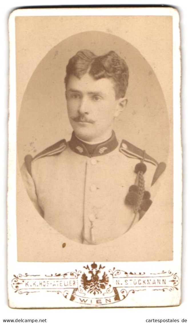Fotografie N. Stockmann, Wien, Praterstr. 10, Portrait österreichischer Soldat In Uniform Mit Schützenschnur  - Personnes Anonymes