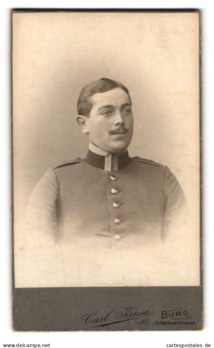 Fotografie Carl Kruse, Burg, Schartauer-Str. 4, Portrait Einjährig-Freiwilliger Uffz. In Uniform Mit Moustache  - Personnes Anonymes