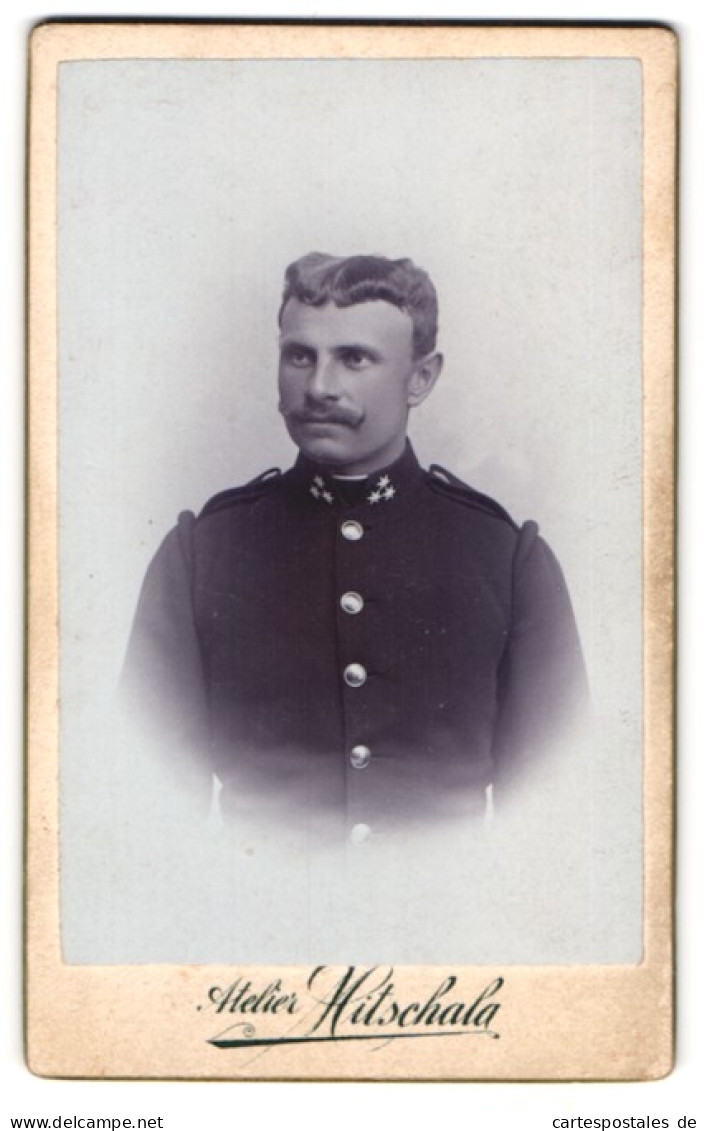 Fotografie Atelier Mitschala, Mähr. Neustadt, Portrait Soldat Hans In Uniform Mit Drei Sternen  - Anonymous Persons