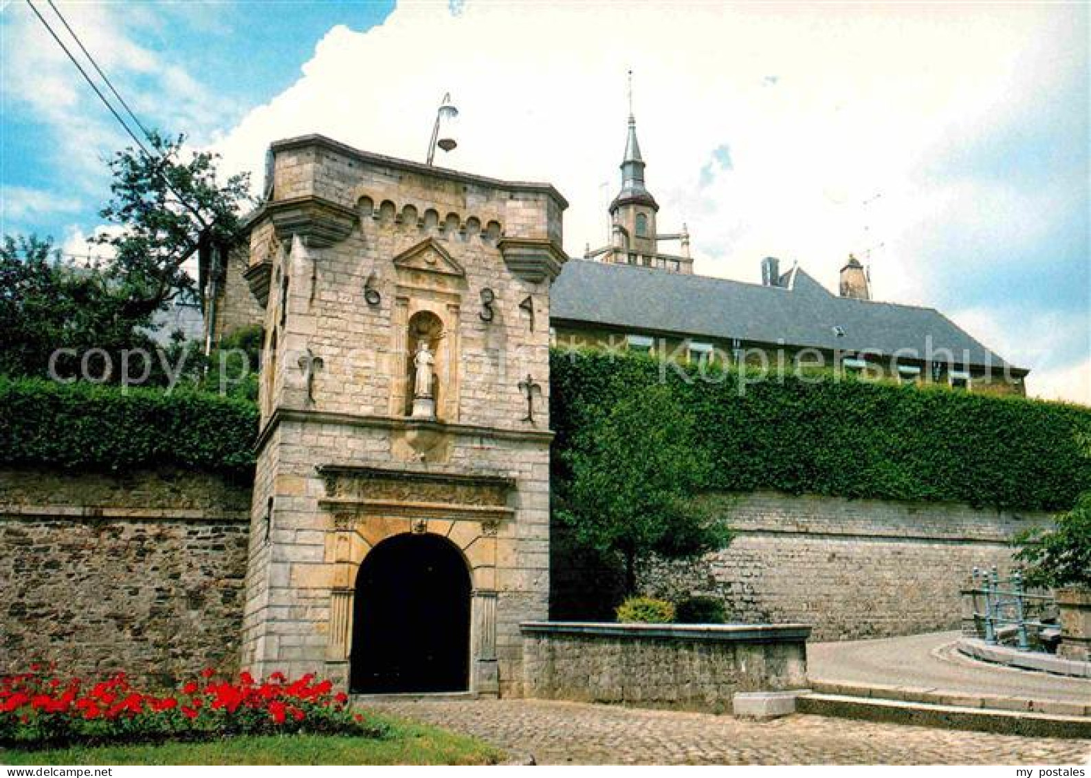 72758433 Arlon Wallonie Kirche Sankt Donat Remparts  - Arlon