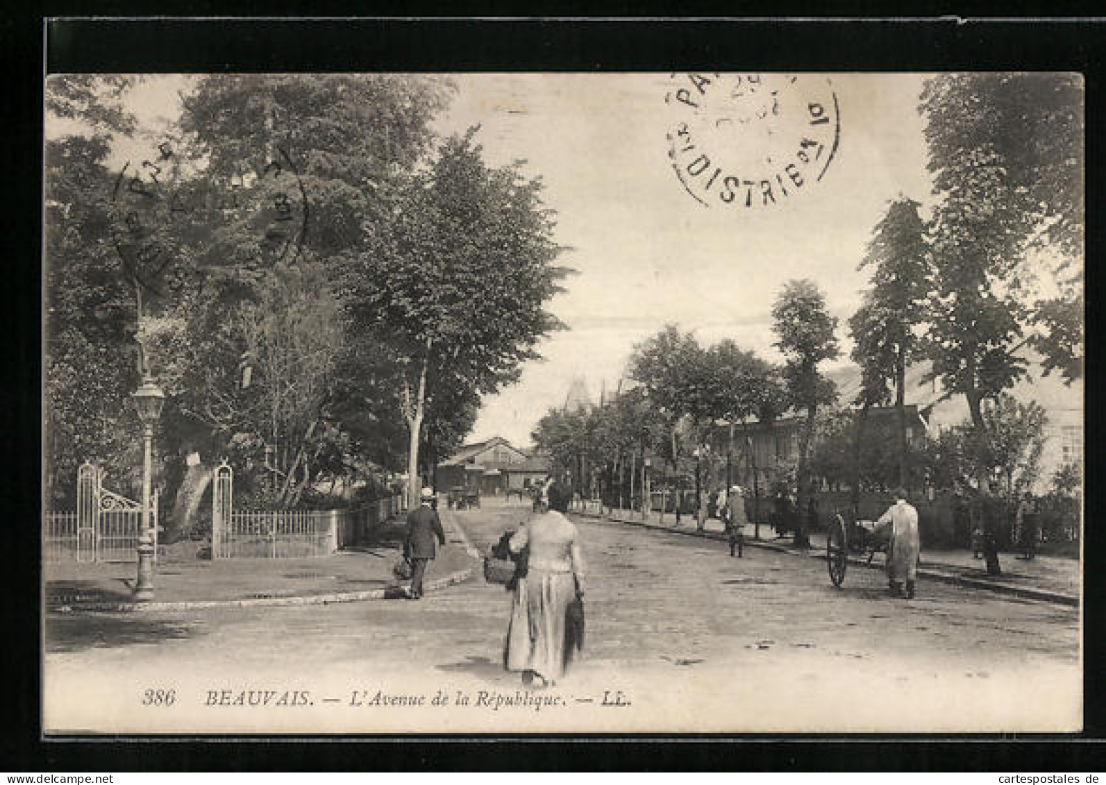 CPA Beauvais, L`Avenue De La République  - Beauvais