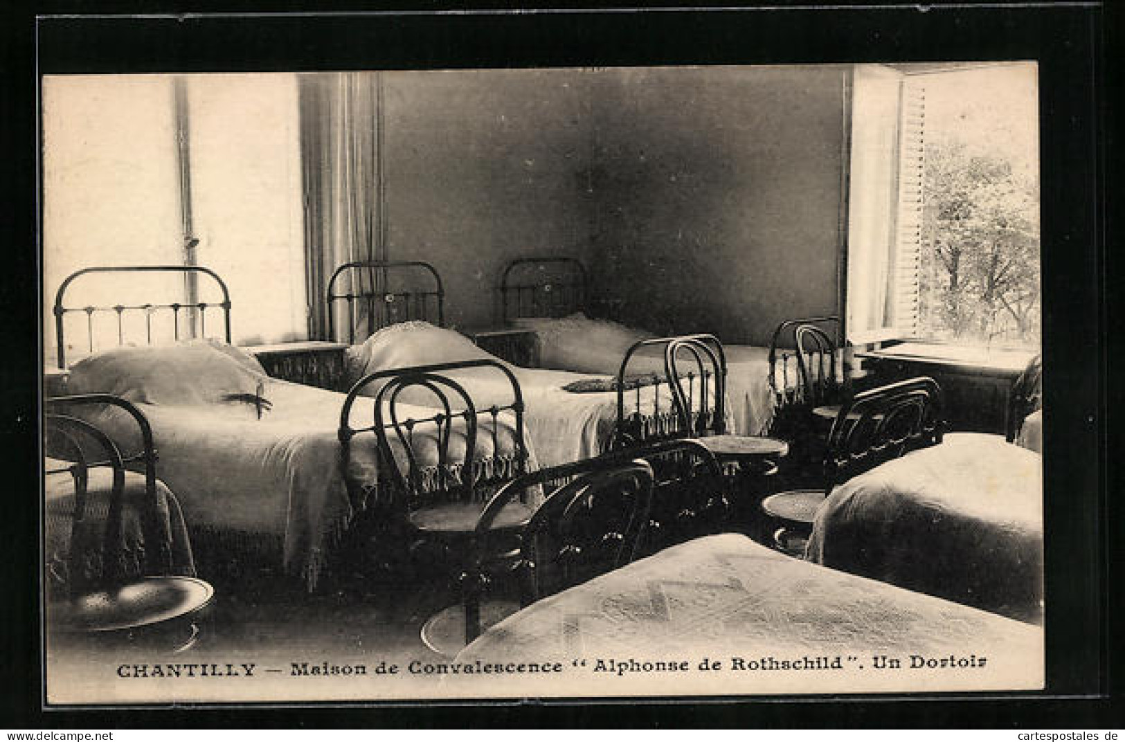 CPA Chantilly, Maison De Convalescence Alphonse De Rothschild, Un Dortoir  - Chantilly