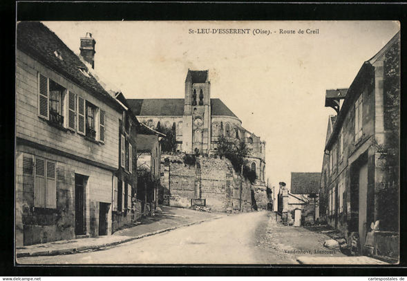 CPA Saint-Leu-d`Esserent, Route De Creil  - Creil