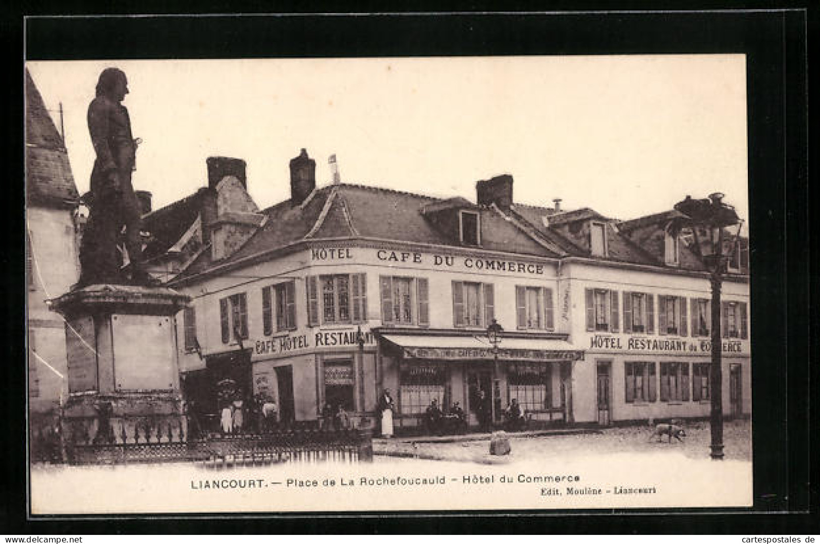 CPA Liancourt, Place De La Rochefoucauld, Hotel-Café Du Commerce  - Liancourt