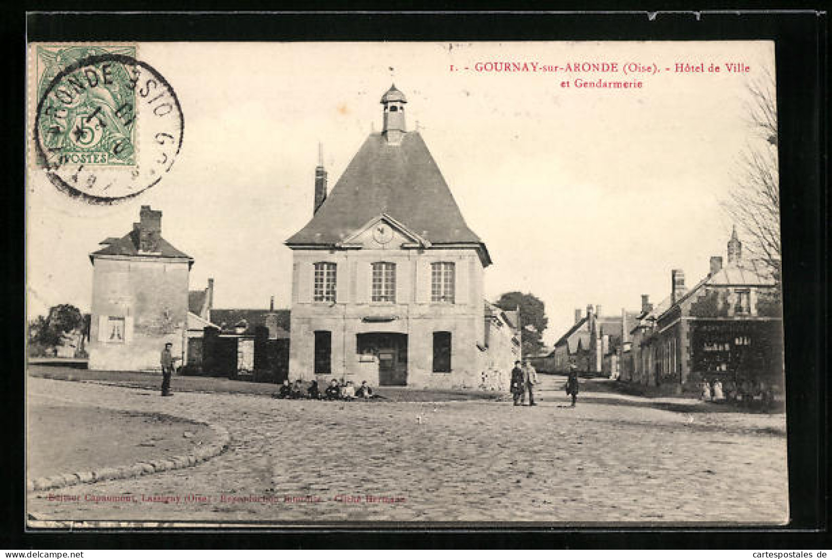 CPA Gournay-sur-Aronde, Hotel De Ville Et Gendarmerie  - Autres & Non Classés