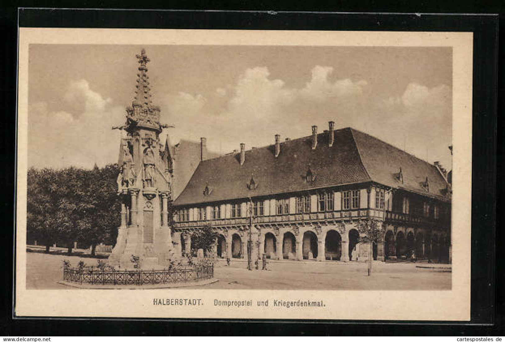 AK Halberstadt, Domprobstei Und Kriegerdenkmal  - Halberstadt