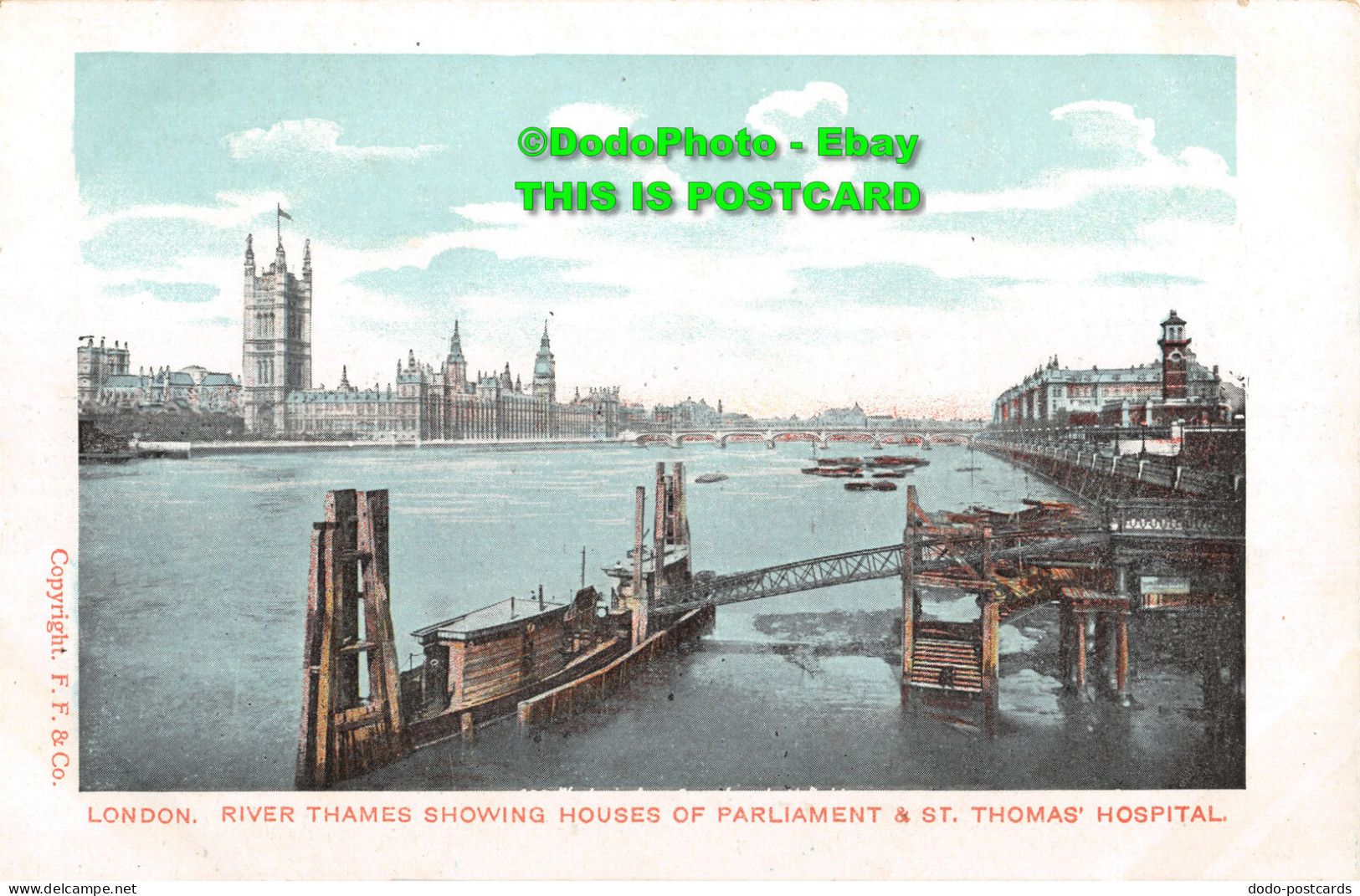 R414187 London. River Thames Showing Houses Of Parliament And St. Thomas Hospita - Other & Unclassified