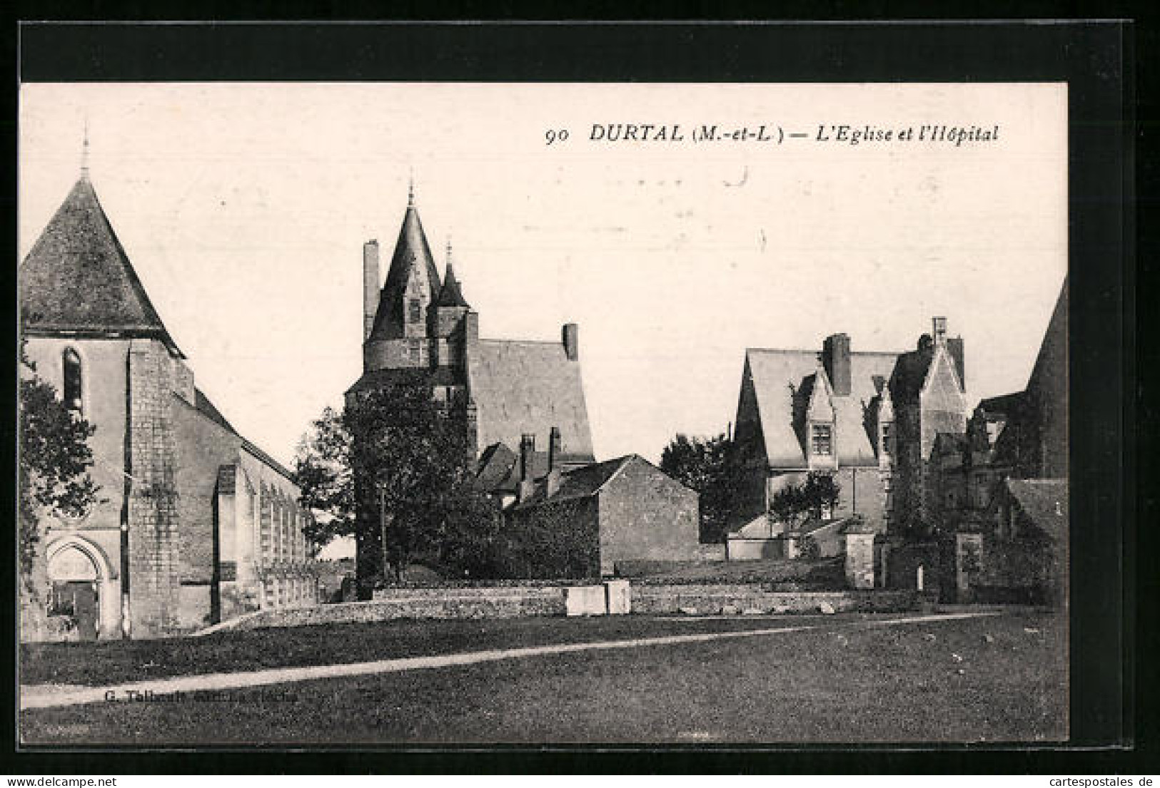 CPA Durtal, L`Eglise Et L`Hopital  - Durtal
