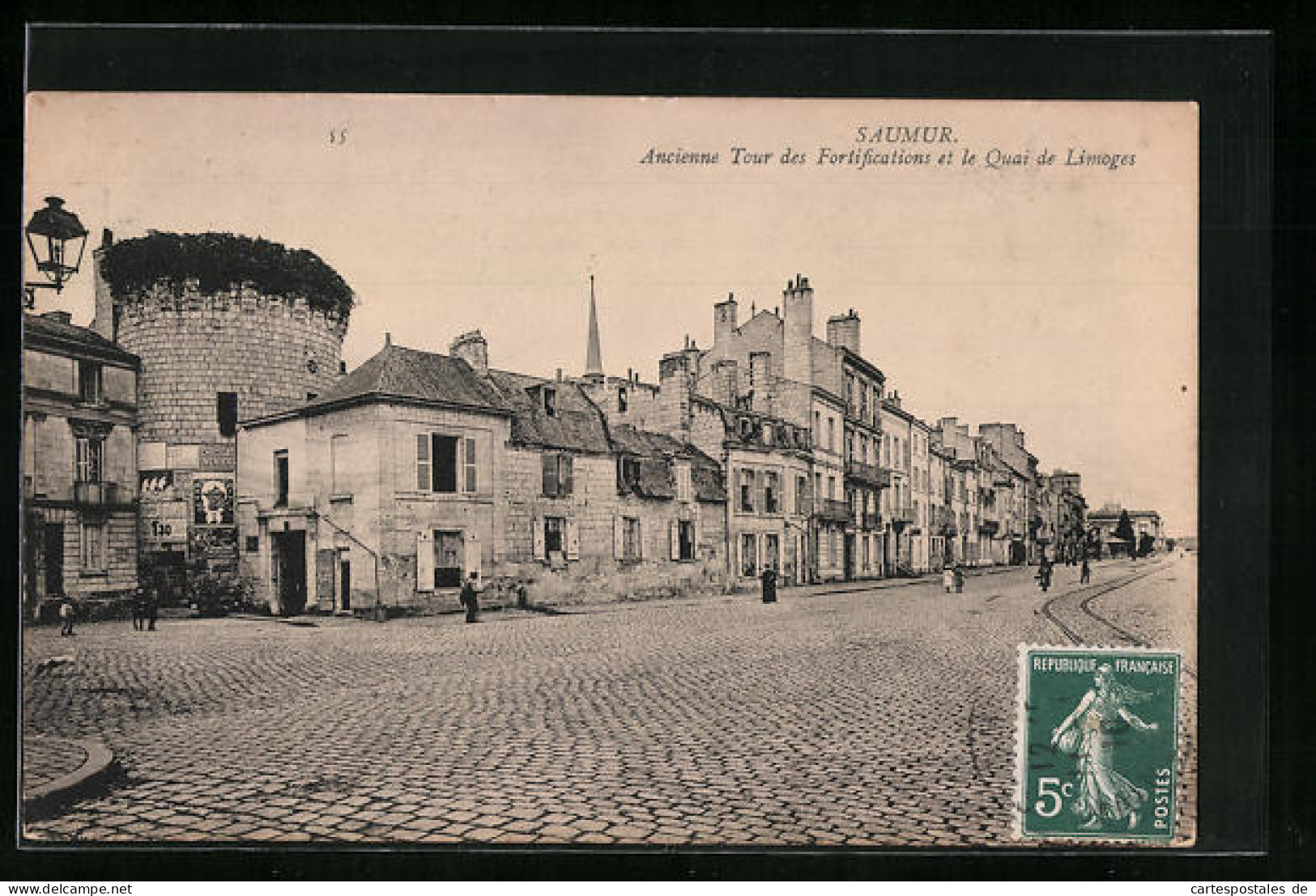 CPA Saumur, Ancienne Tour Des Fortifications Et Le Quai De Limoges  - Saumur