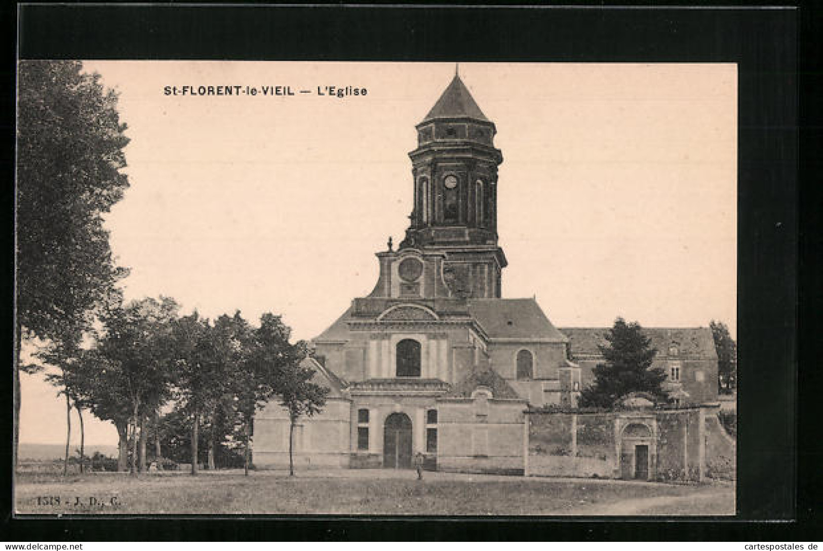 CPA St-Florent-le-Vieil, L`Eglise, Vue Extérieure  - Sonstige & Ohne Zuordnung