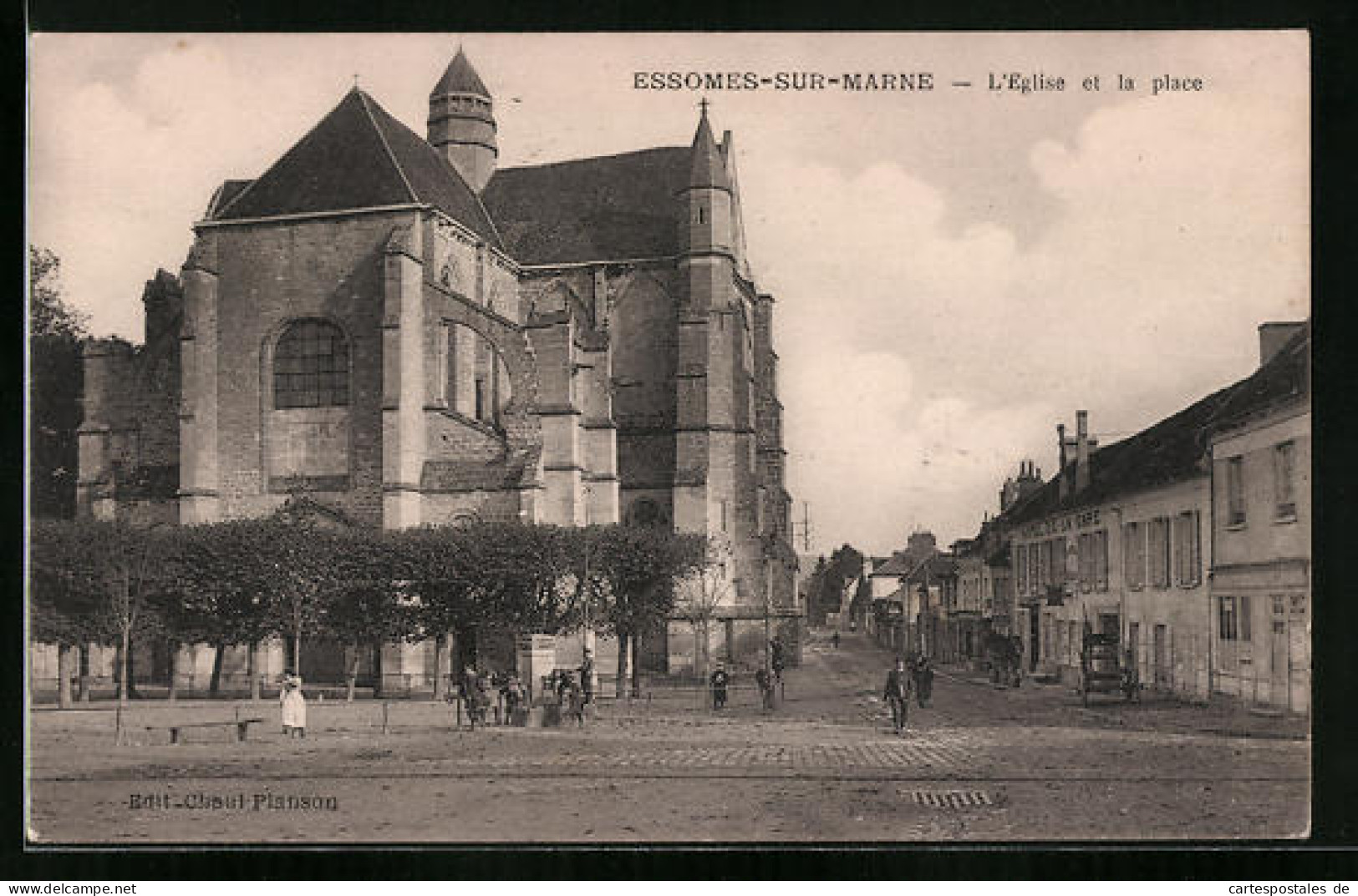CPA Essomes-sur-Marne, L'Eglise Et La Place  - Sonstige & Ohne Zuordnung