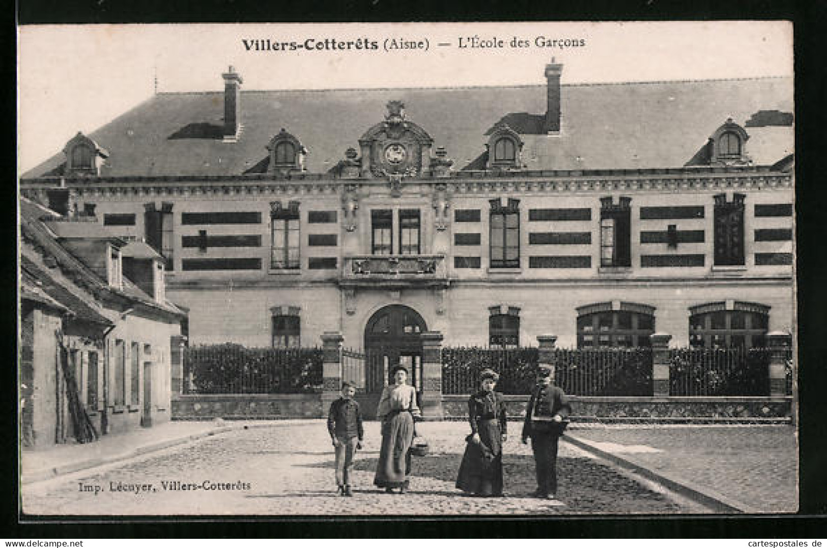 CPA Villers-Cotterets, L'École Des Garcons  - Villers Cotterets