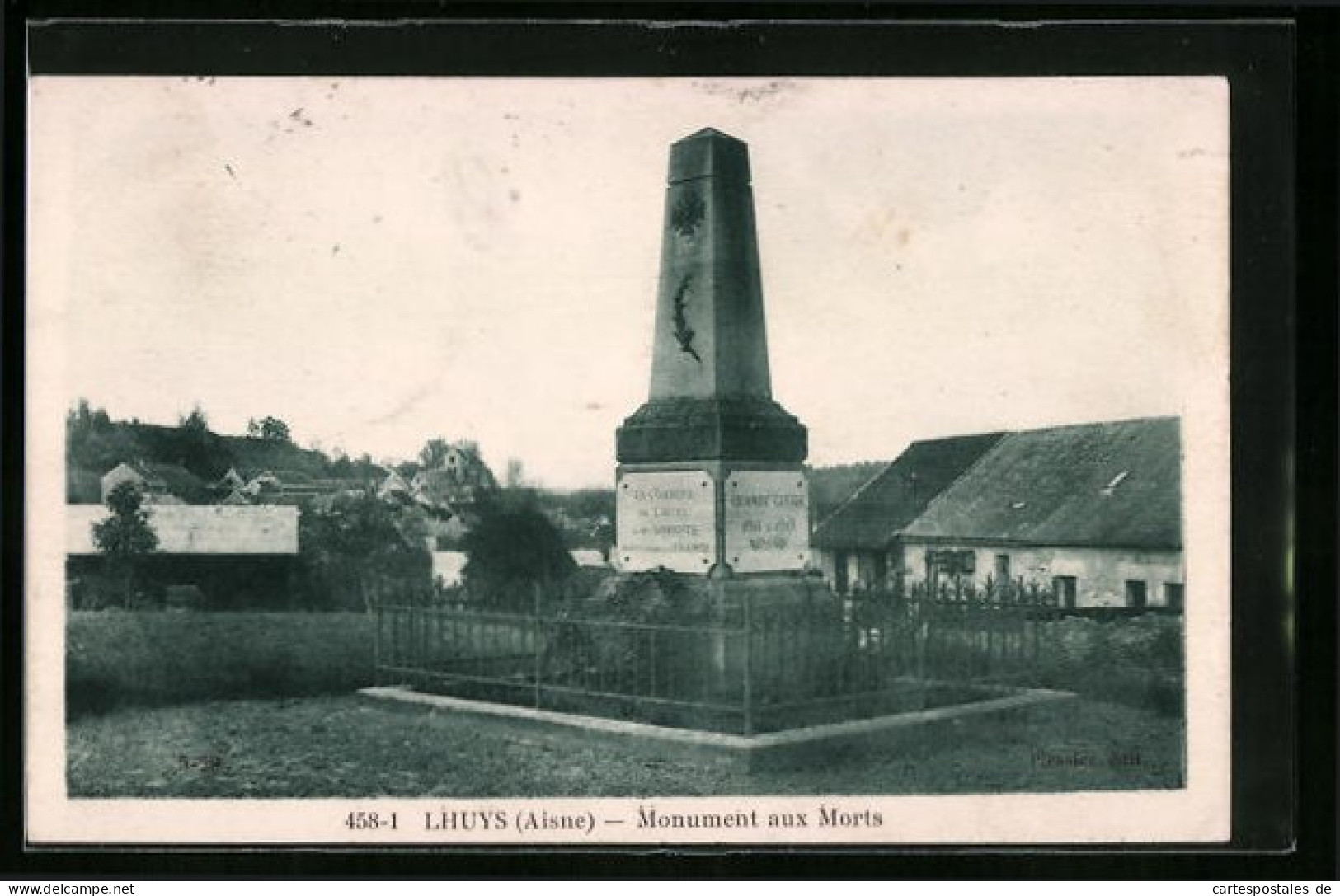 CPA Lhuys, Monument Aux Morts  - Andere & Zonder Classificatie