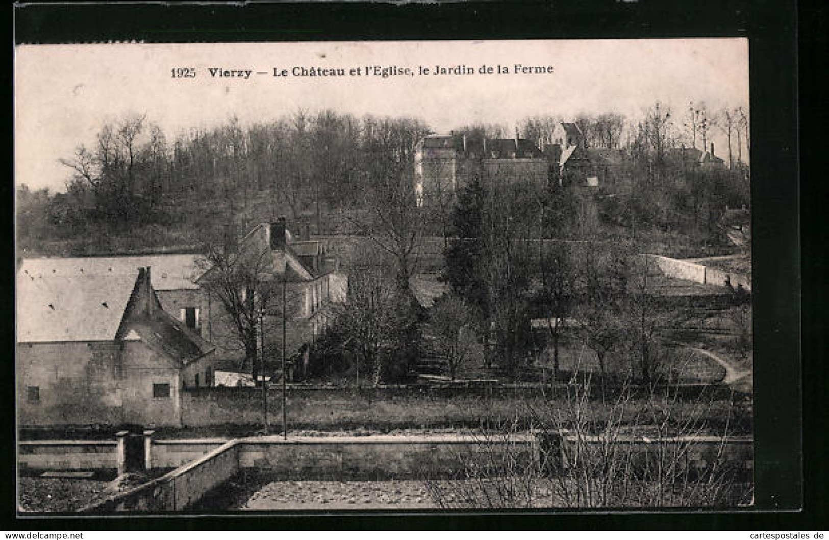 CPA Vierzy, Le Chateau Et L'Eglise, Le Jardin De La Ferme  - Andere & Zonder Classificatie