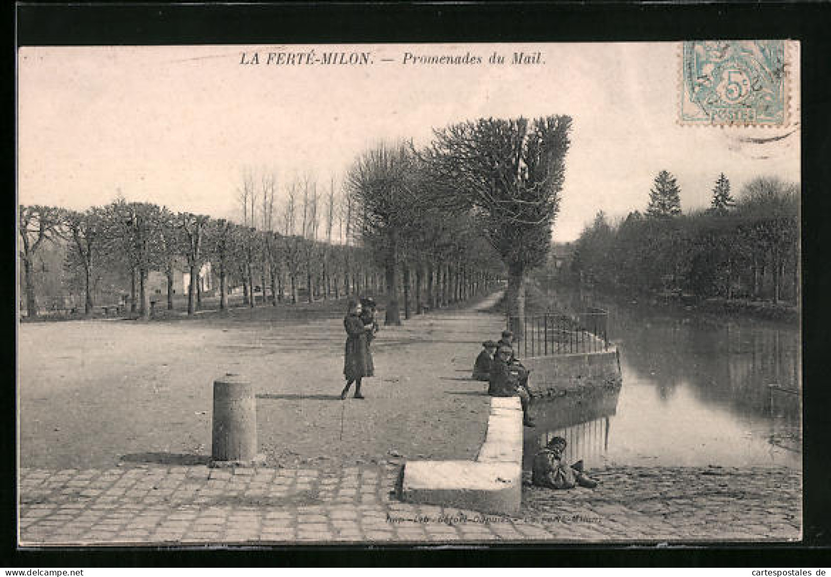 CPA La Ferté-Milon, Promenades Du Mail  - Other & Unclassified