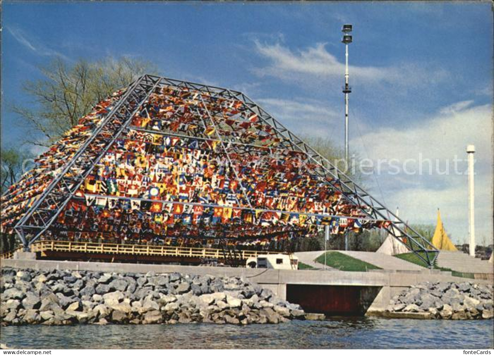 12483499 Exposition Nationale Lausanne 1964 Pyramide Des Drapeaux  Exposition Na - Sonstige & Ohne Zuordnung