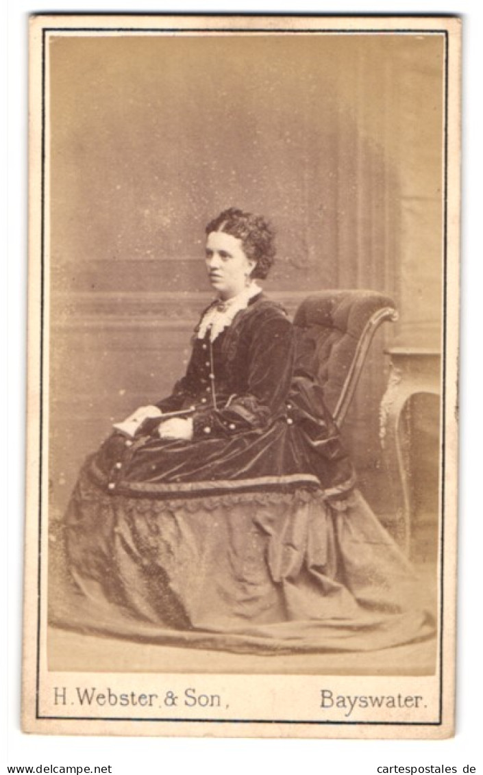 Photo H. Webster & Son, Bayswater, Junge Dame Im Kleid Mit Einem Buch  - Anonymous Persons