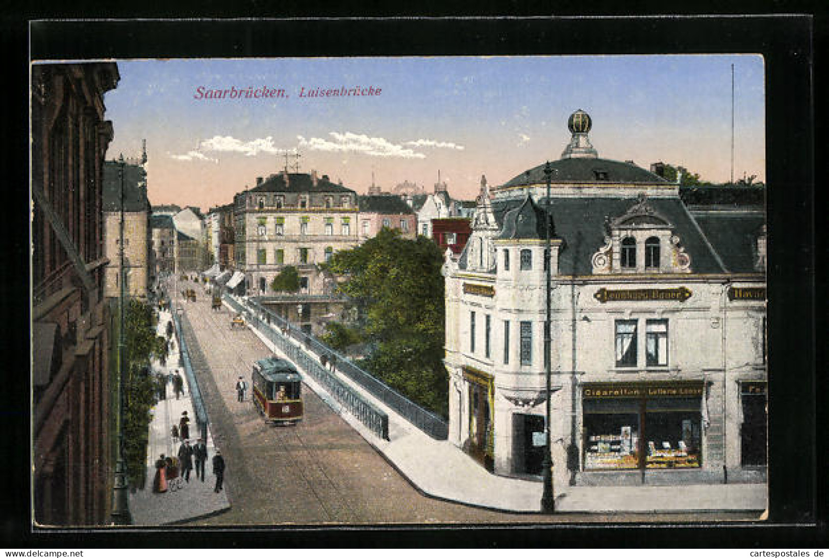 AK Saarbrücken, Strassenbahn Auf Der Luisenbrücke Aus Der Vogelschau  - Tramways