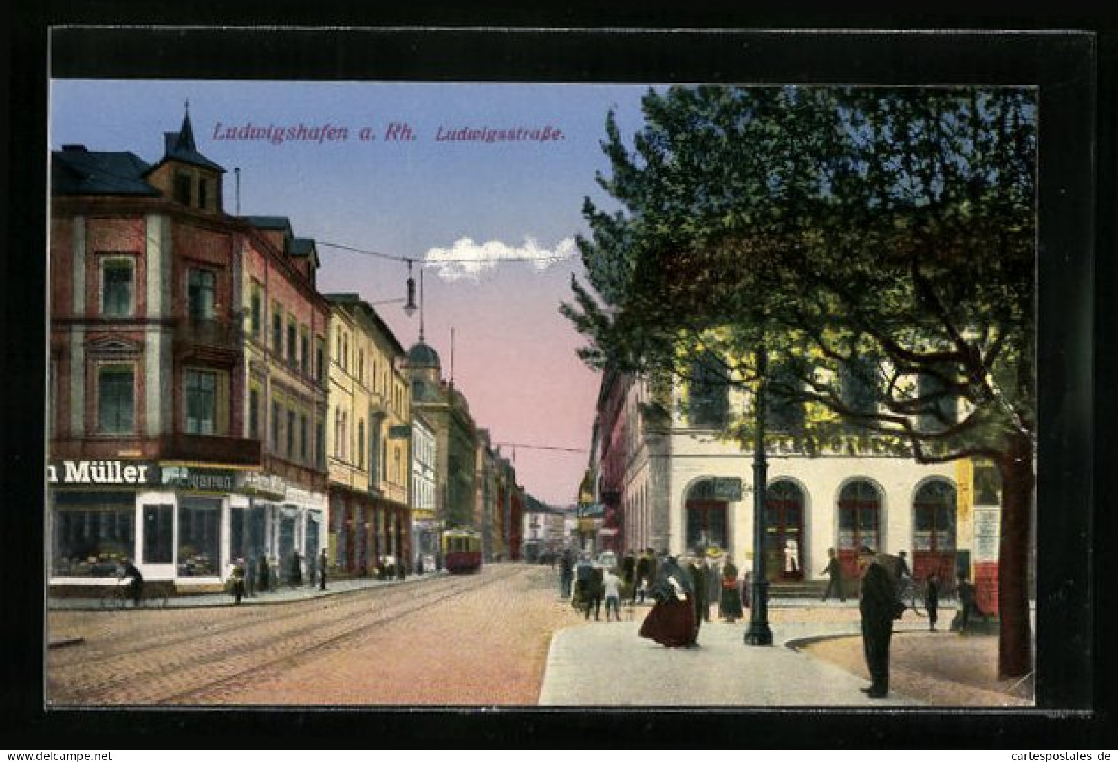 AK Ludwigshafen A. Rh., Passanten Auf Der Ludwigstrasse Mit Strassenbahn  - Tramways