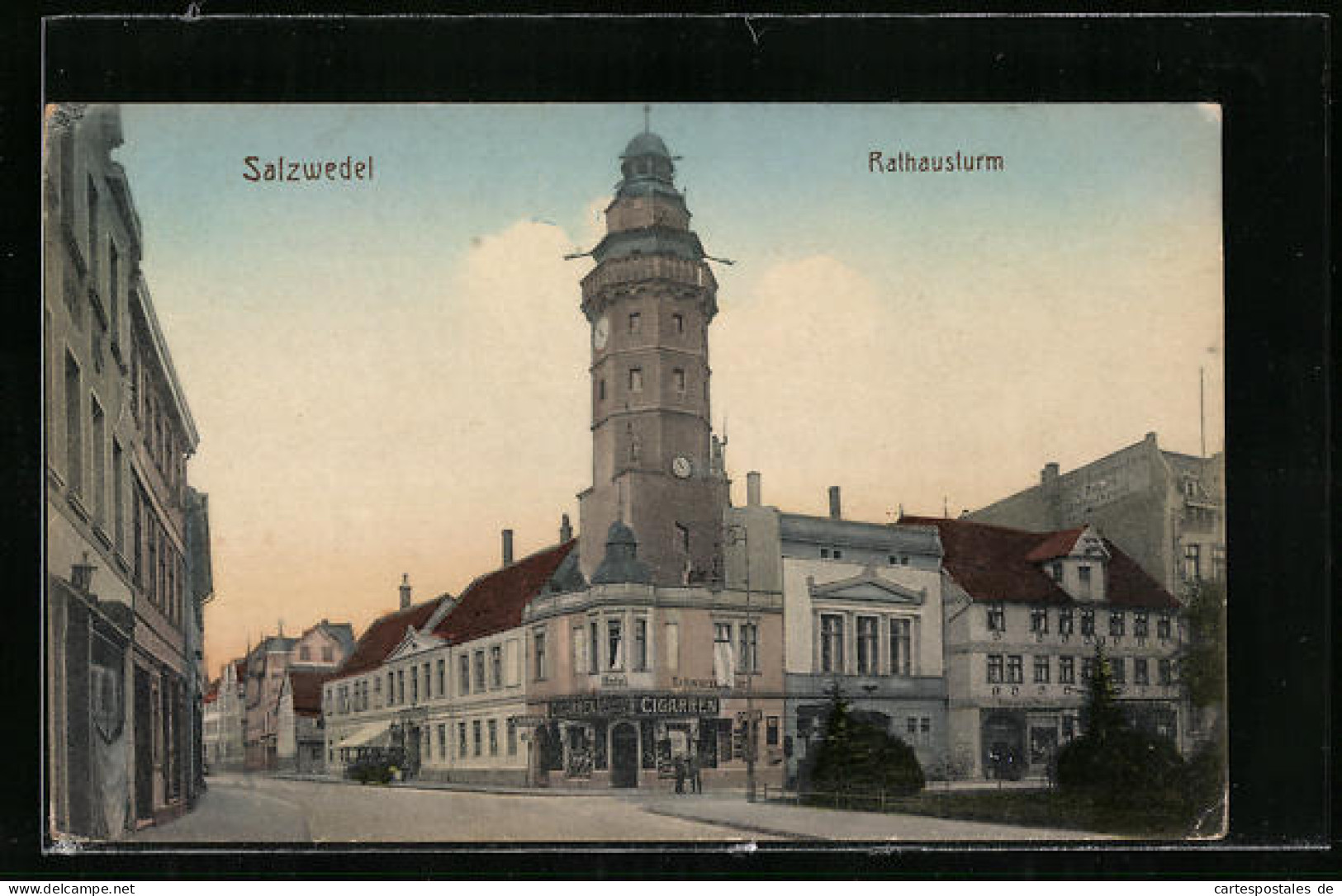 AK Salzwedel, Strassenpartie Mit Rathausturm  - Salzwedel