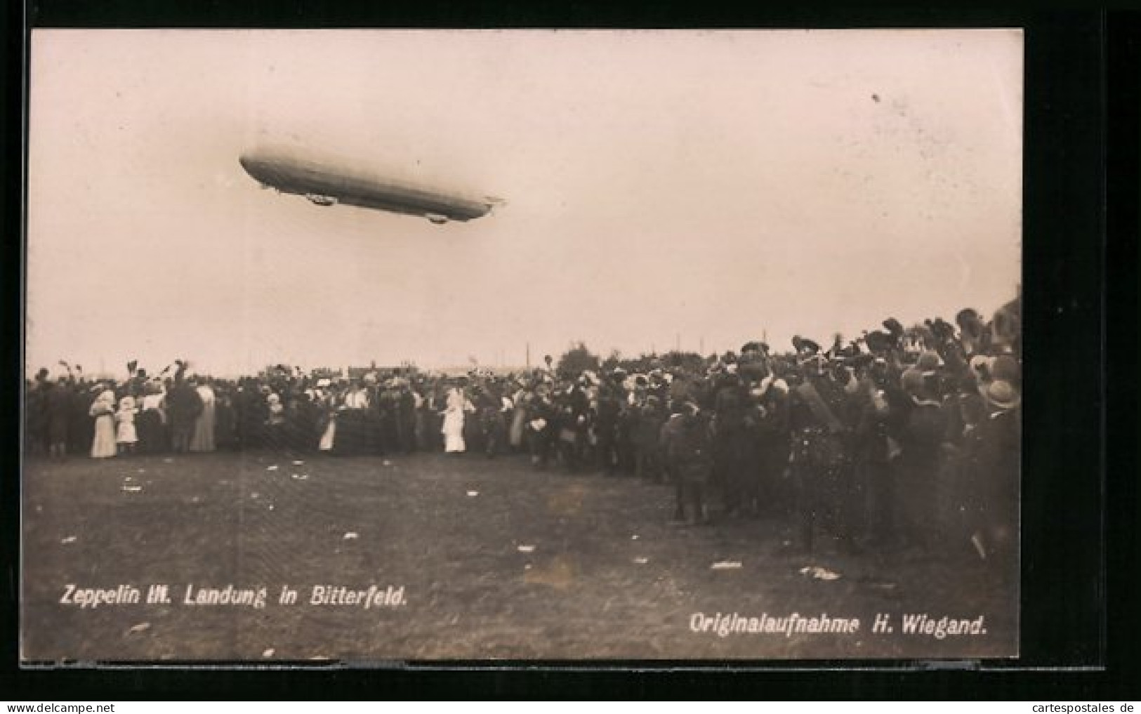 AK Bitterfeld, Zeppelin III Landung In Bitterfeld  - Dirigibili