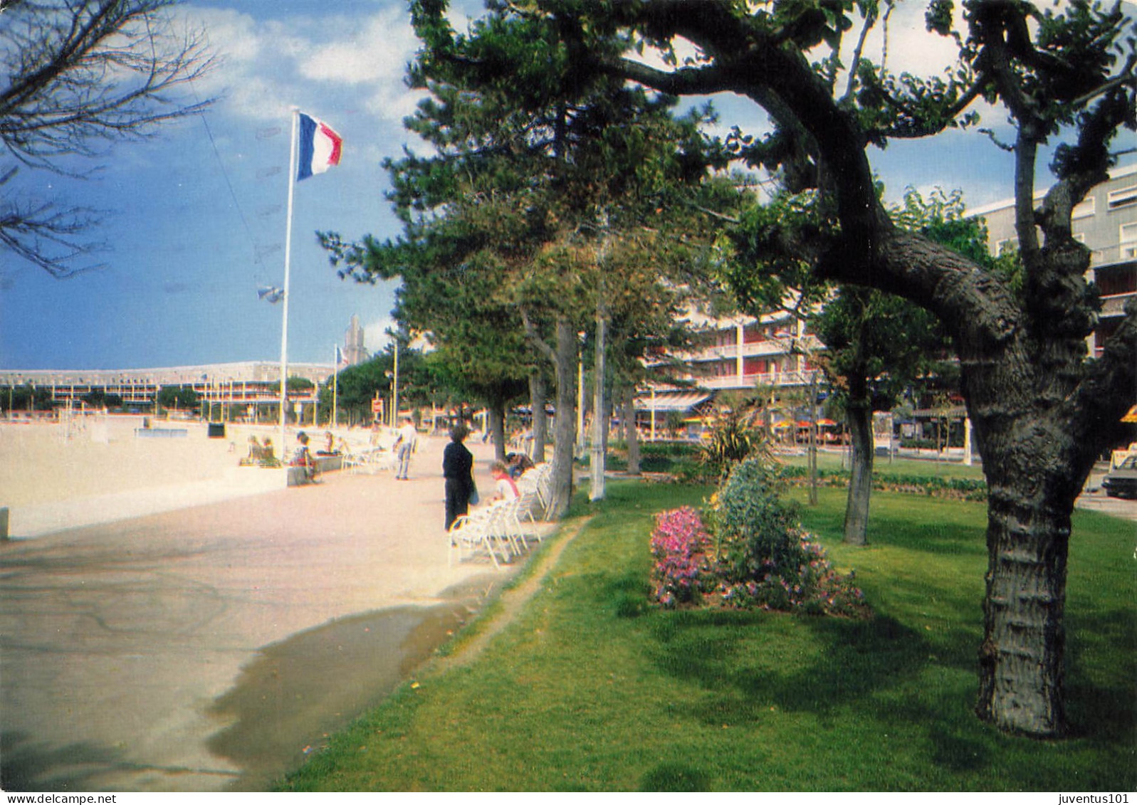 CPSM Royen-Promenade Sur Le Front De Mer-Timbre      L2919 - Royan