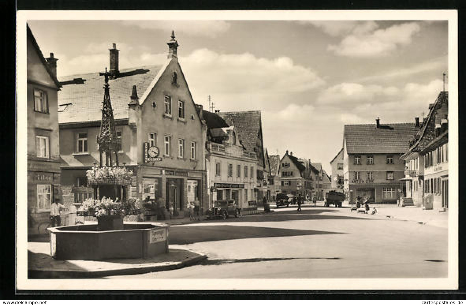 AK Saulgau, Hauptstrasse Mit Geschäften Und Röhrbrunnen  - Other & Unclassified