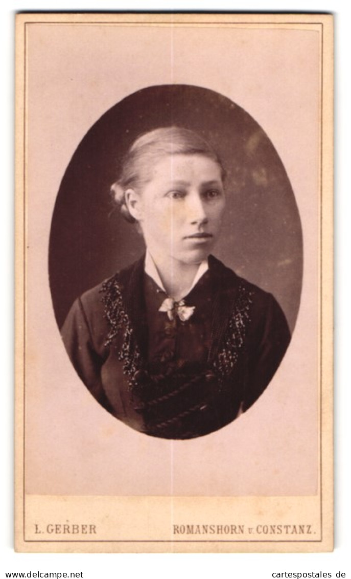 Fotografie L. Gerber, Romanshorn, Junge Frau Mit Einem Haarknoten  - Anonymous Persons