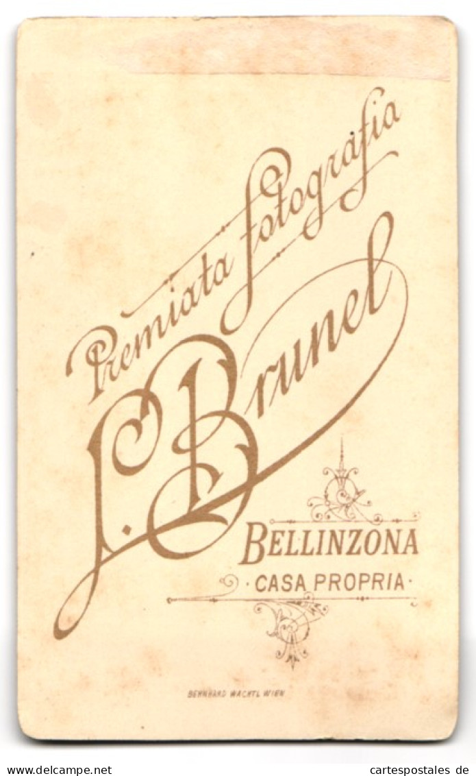 Fotografie L. Brunel, Bellinzona, Junger Herr Im Anzug Mit Krawatte  - Anonieme Personen