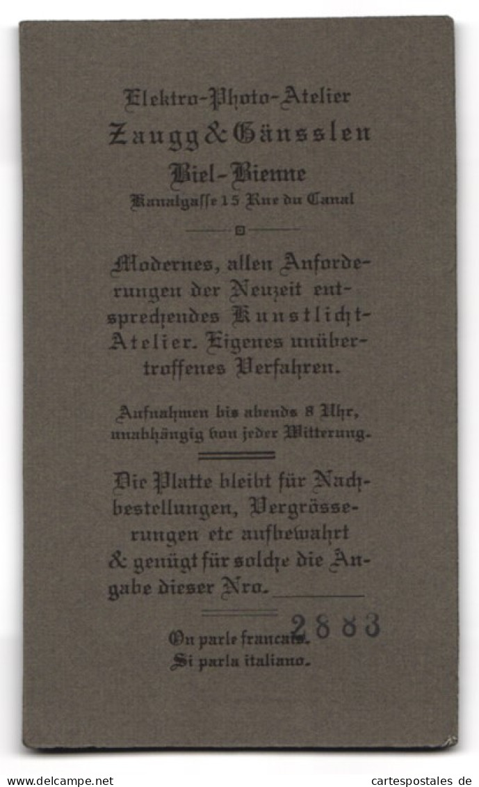 Fotografie Zaugg & Gänsslen, Biel, Kanalgasse 15, Junge Dame In Zeitgenössischer Kleidung  - Personnes Anonymes