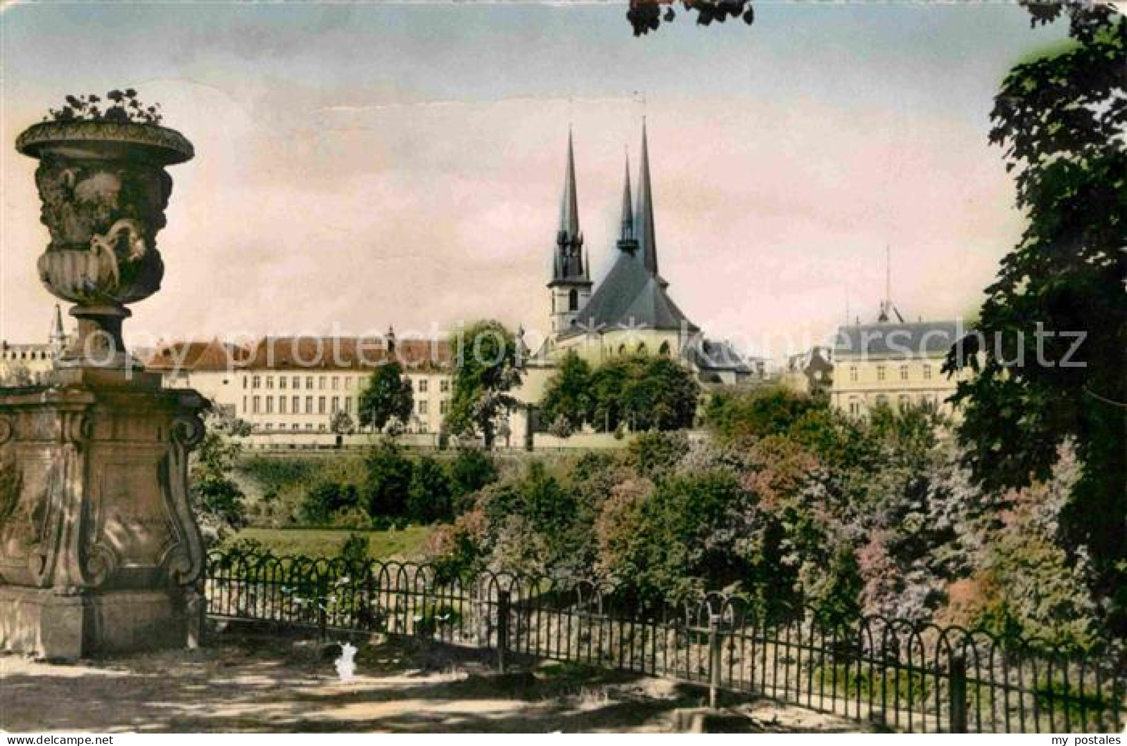 72743233 Luxembourg_Luxemburg La Cathedrale Et L'Athenea - Sonstige & Ohne Zuordnung