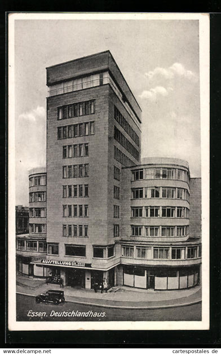 AK Essen, Deutschlandhaus Mit Strasse Aus Der Vogelschau  - Essen