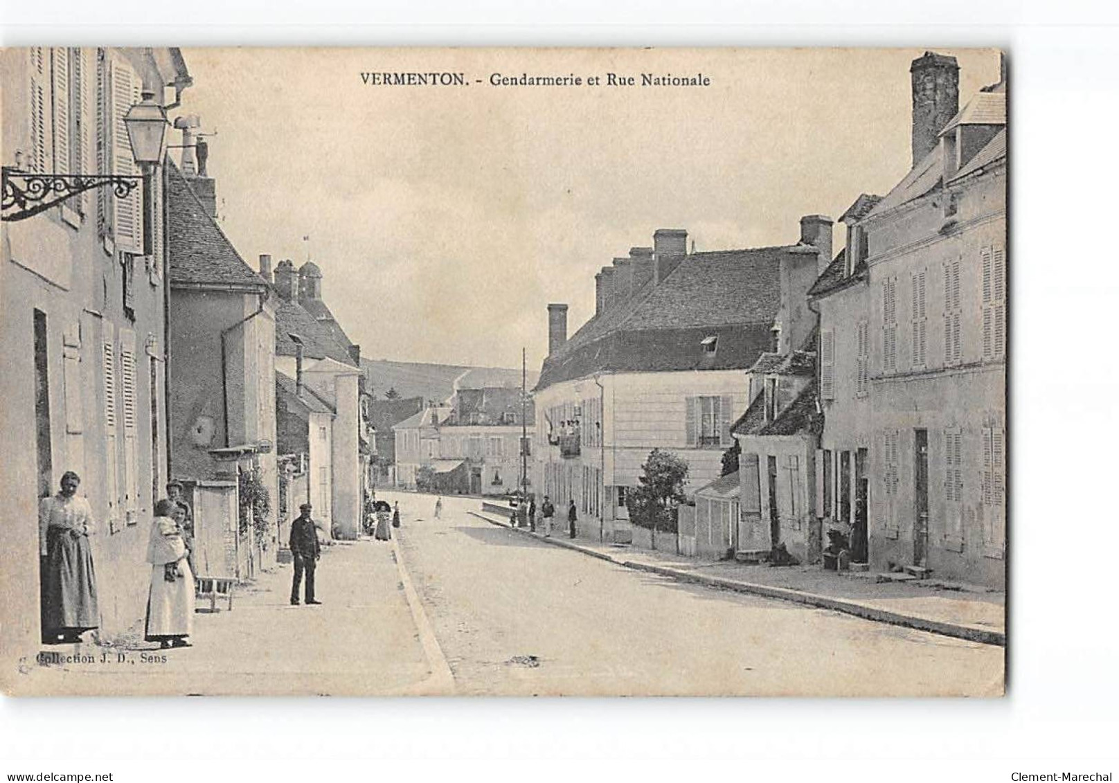 VERMENTON - Gendarmerie Et Rue Nationale - Très Bon état - Vermenton