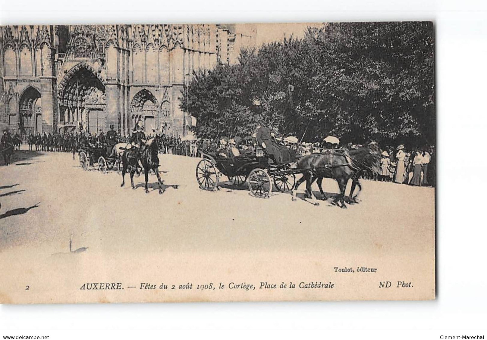 AUXERRE - Retraite Illuminée Du 2 Août 1908 - Le Cortège - Place De La Cathédrale - Très Bon état - Auxerre