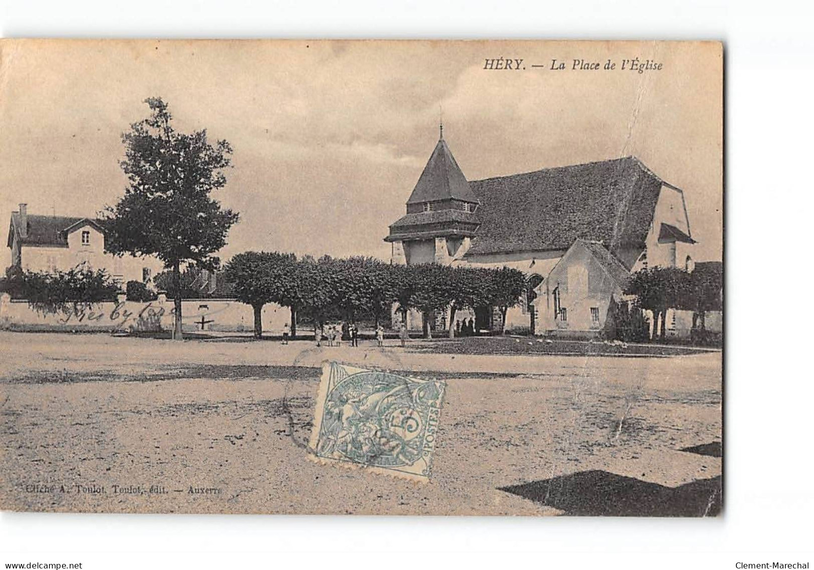 HERY - La Place De L'Eglise - état - Hery