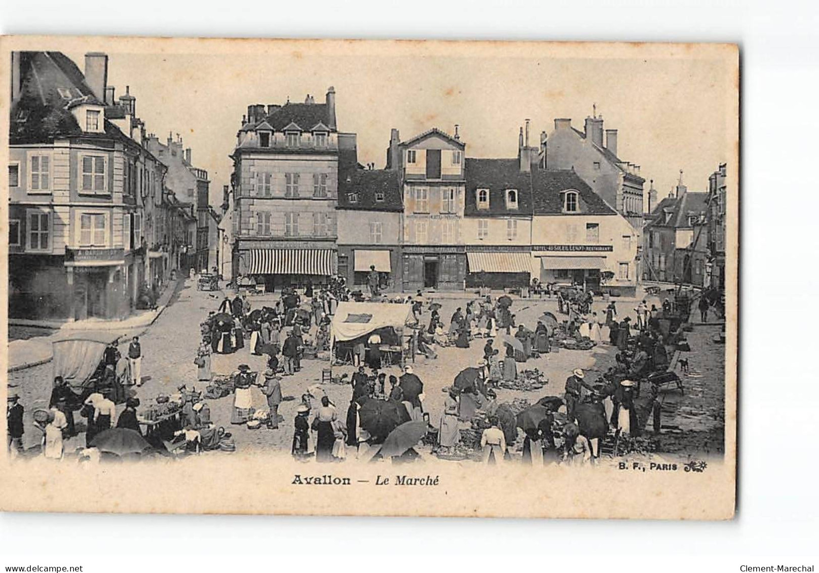 AVALLON - Le Marché - Très Bon état - Avallon