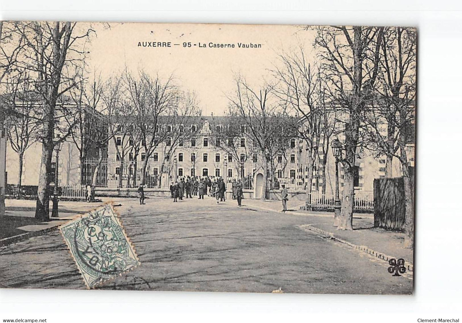 AUXERRE - La Caserne Vauban - Très Bon état - Auxerre