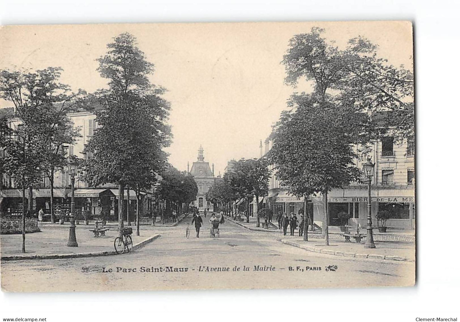 LE PARC SAINT MAUR - L'Avenue De La Mairie - Très Bon état - Autres & Non Classés