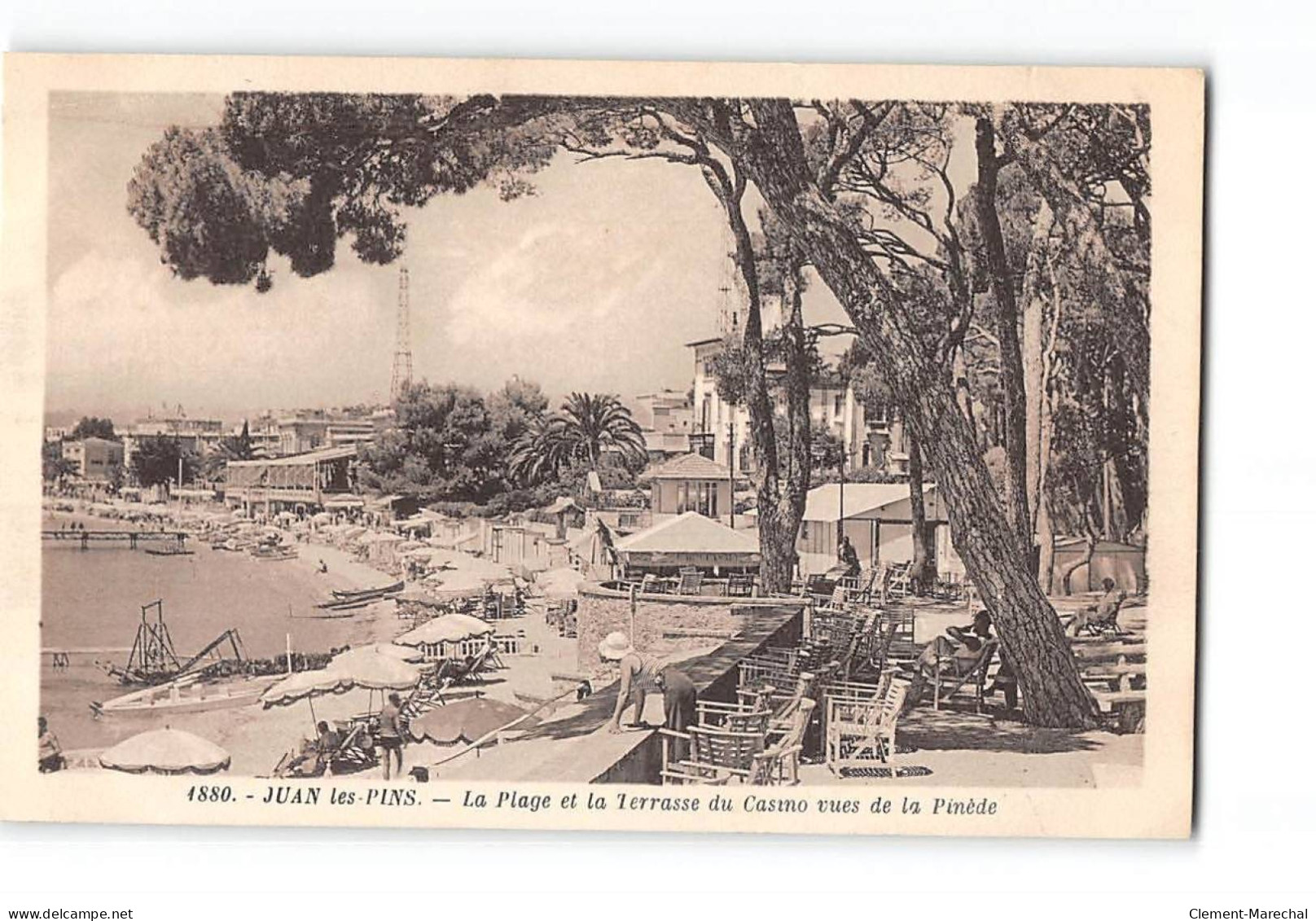 JUAN LES PINS - La Plage Et La Terrasse Du Casino Vues De La Pinède - Très Bon état - Juan-les-Pins