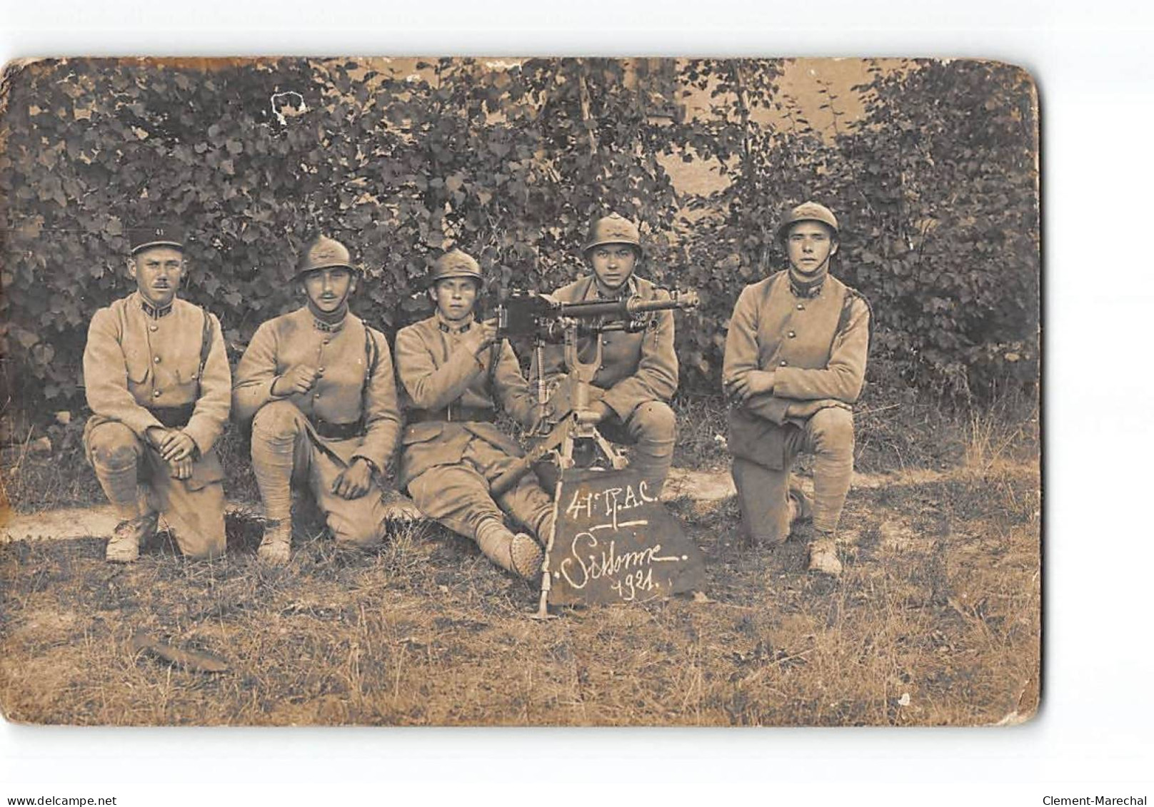 SISSONNE - 1921 - Soldats - Carte Photo - état - Sissonne