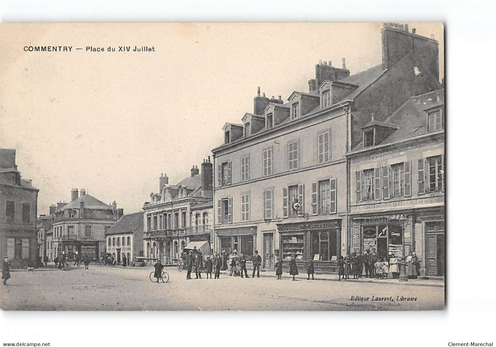 COMMENTRY - Place Du XIV Juillet - Très Bon état - Commentry