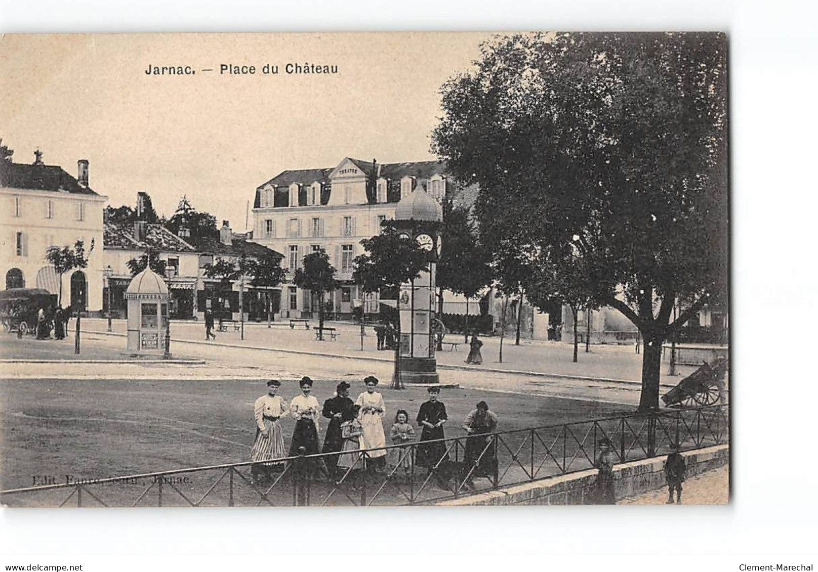 JARNAC - Place Du Château - Très Bon état - Jarnac